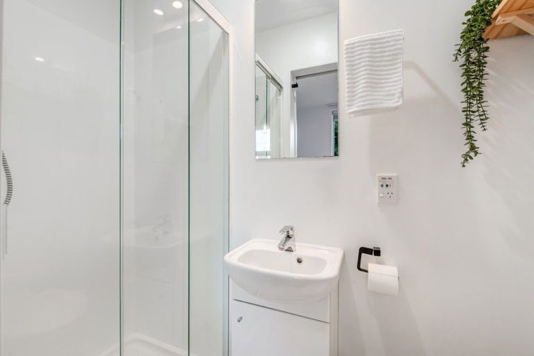 Photo of property in 24/3 Riverside Road, Orewa, 0931