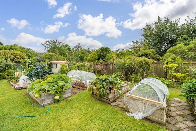 Photo of property in 15 Poole Crescent, Wainuiomata, Lower Hutt, 5014