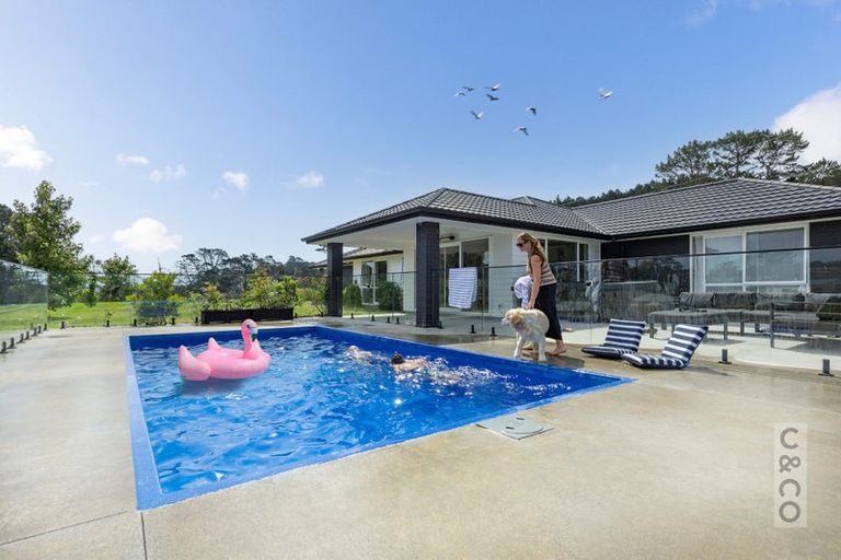 Photo of property in 43e Terry Smyth Drive, Kumeu, 0892