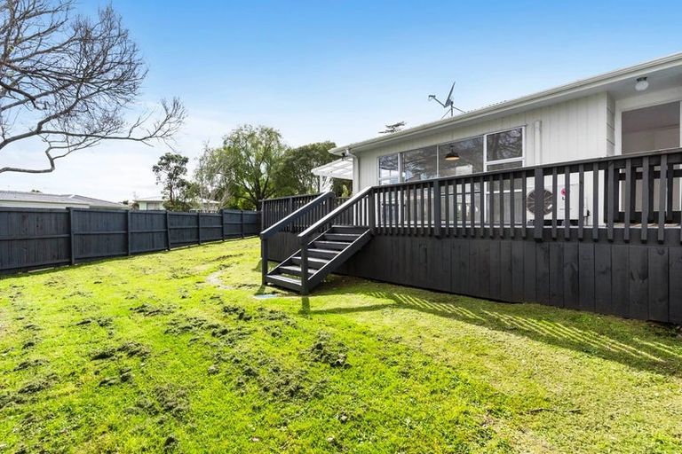 Photo of property in 14 Chantal Place, Red Hill, Papakura, 2110