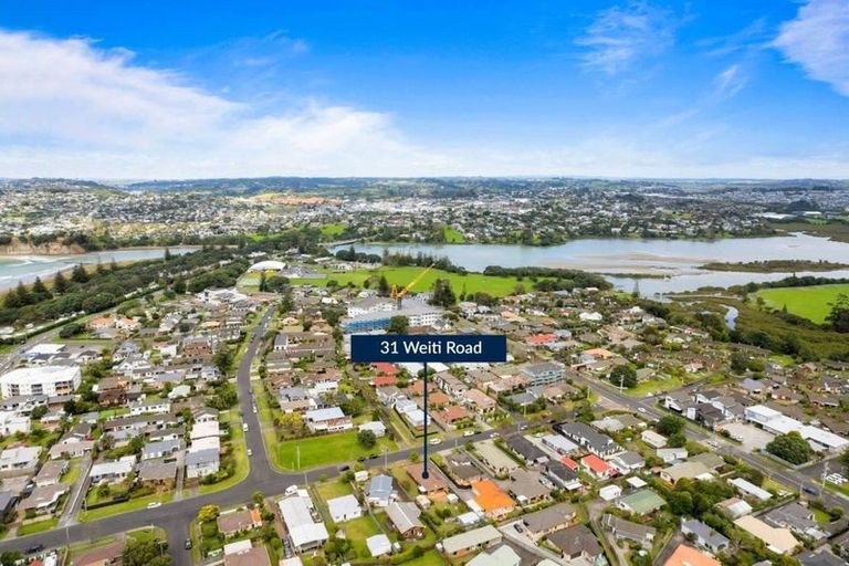 Photo of property in 31 Weiti Road, Orewa, 0931