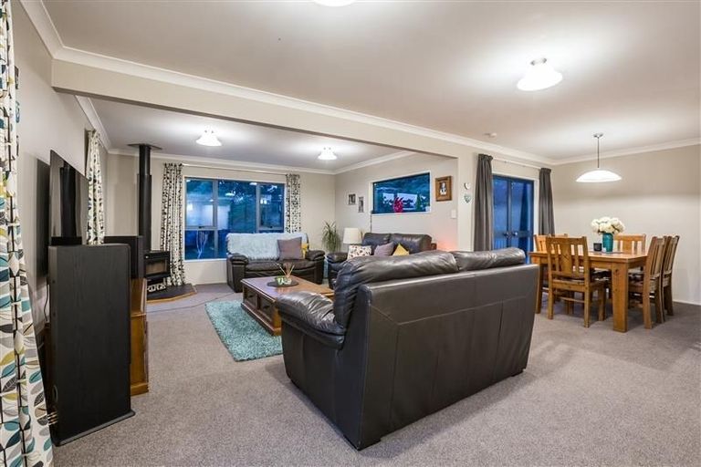 Photo of property in 1 Azimuth Place, Whitby, Porirua, 5024