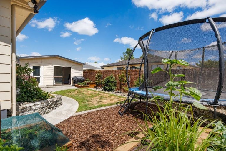 Photo of property in 2 Capri Place, Awapuni, Palmerston North, 4412