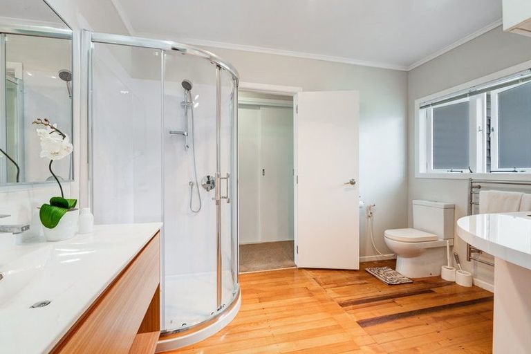 Photo of property in 133 Beach Haven Road, Beach Haven, Auckland, 0626