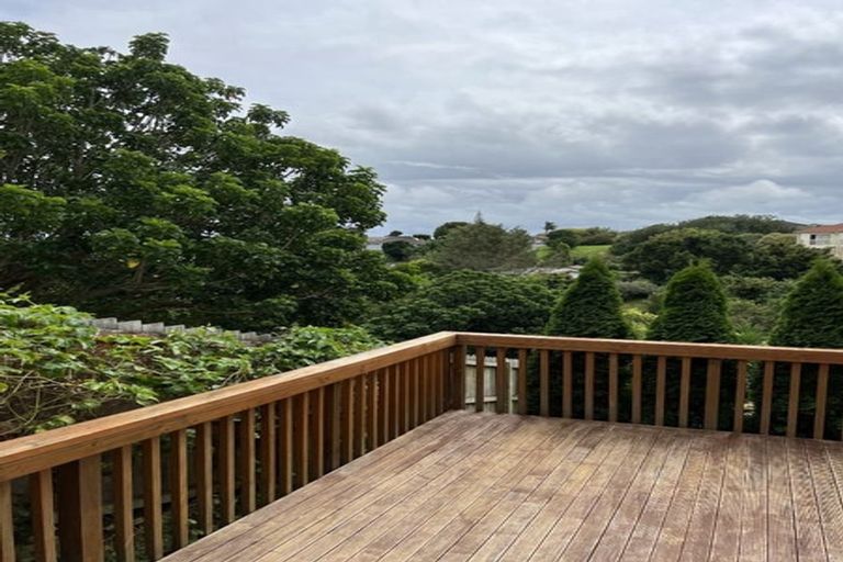 Photo of property in 28 The Enclave, Totara Heights, Auckland, 2105