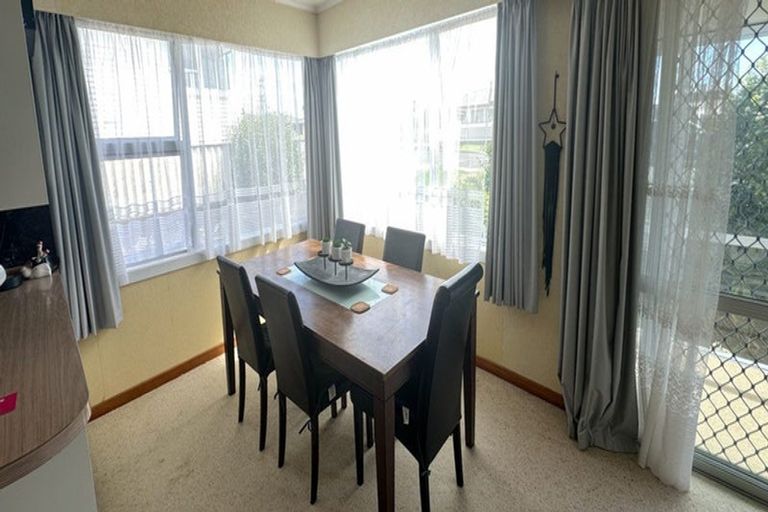 Photo of property in 9a Pratt Street, Waitara, 4320