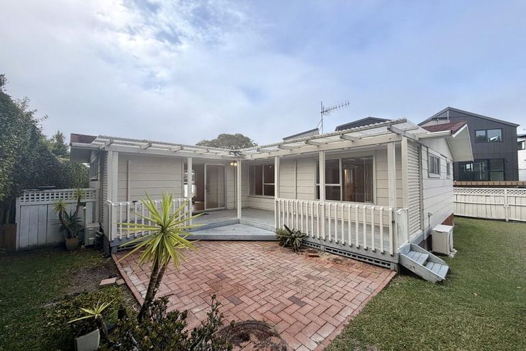 Photo of property in 6 Salamanca Road, Sunnynook, Auckland, 0620