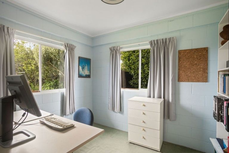 Photo of property in 13 Julian Place, Westown, New Plymouth, 4310