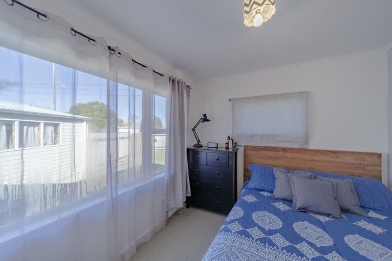 Photo of property in 74 Meeanee Road, Taradale, Napier, 4112