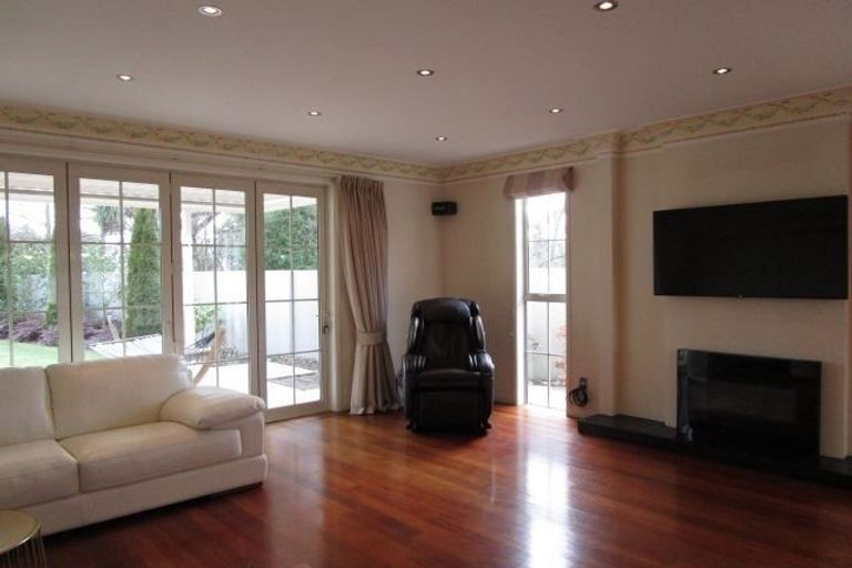 Photo of property in 30 Glandovey Road, Fendalton, Christchurch, 8052