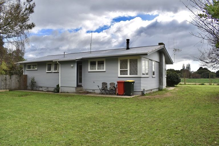 Photo of property in 54 Kuku Beach Road, Kuku, Levin, 5570