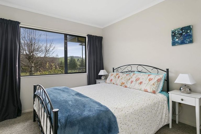 Photo of property in 38 Kinder Street, Acacia Bay, Taupo, 3330