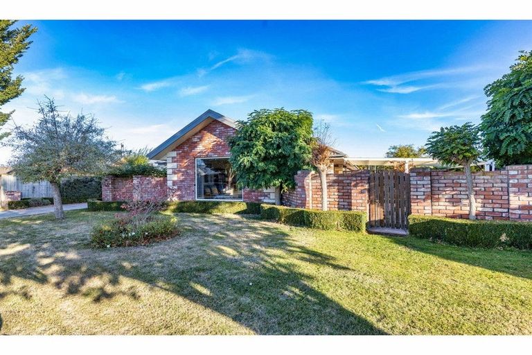 Photo of property in 15 Elm Drive, Rangiora, 7400