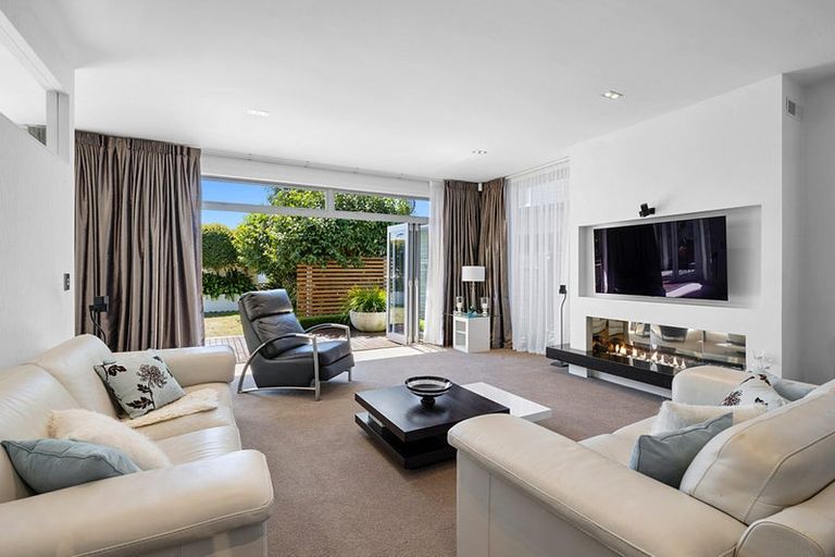 Photo of property in 3 St Andrews Parkway, Waiwhakaiho, New Plymouth, 4312