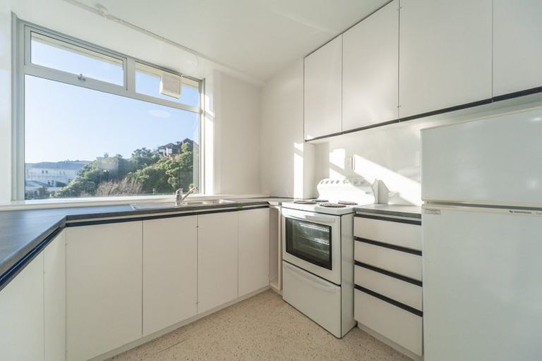 Photo of property in Jerningham Apartments, 20 Oriental Terrace, Oriental Bay, Wellington, 6011
