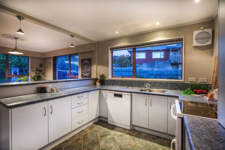 Photo of property in 6 Romesdale Road, Papakowhai, Porirua, 5024