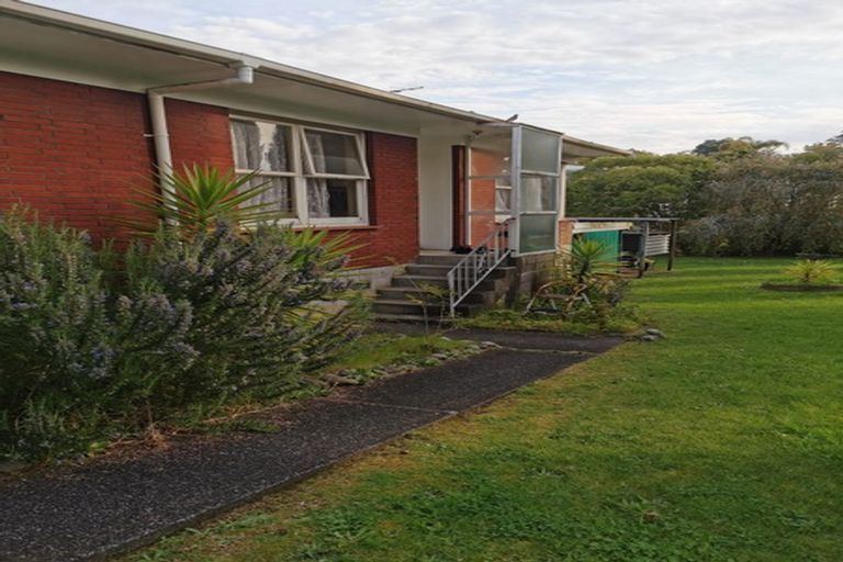 Photo of property in 2/34 Chartwell Avenue, Glenfield, Auckland, 0629