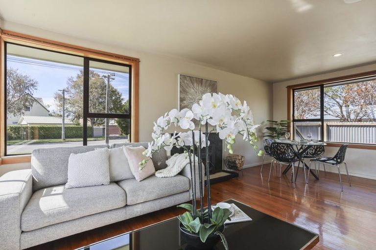 Photo of property in 67 Englefield Road, Northwood, Christchurch, 8051