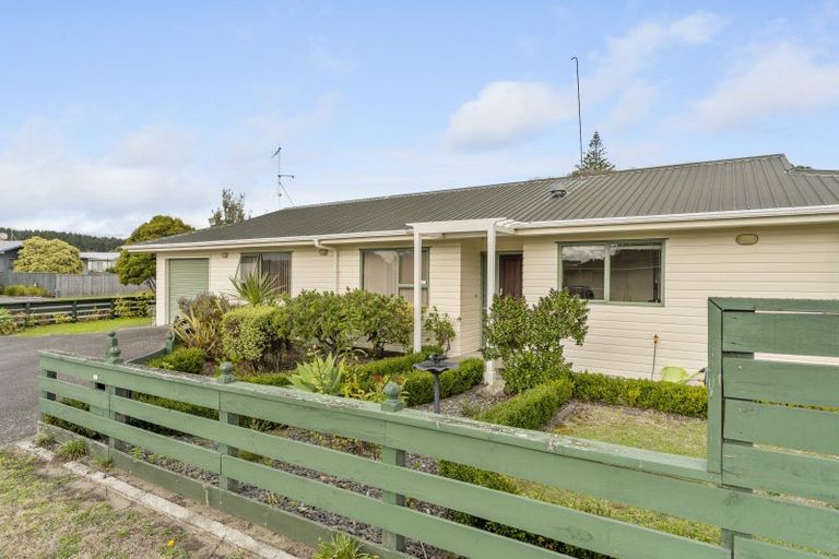 Photo of property in 41 Koromiko Street, Otaki Beach, Otaki, 5512