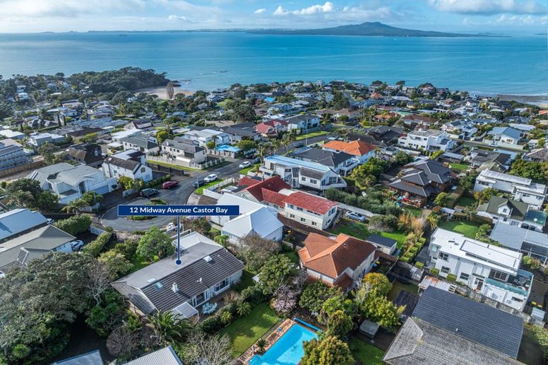 Photo of property in 12 Midway Avenue, Castor Bay, Auckland, 0620