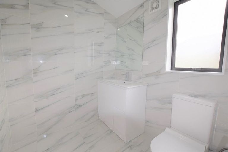 Photo of property in 71a Fruitvale Road, New Lynn, Auckland, 0600