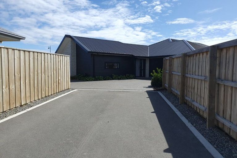 Photo of property in 143 Shillingford Boulevard, Rolleston, 7615