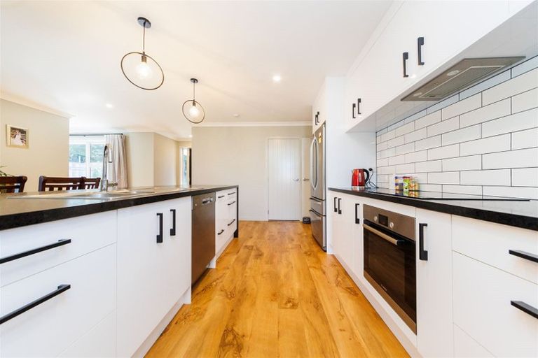 Photo of property in 157a James Line, Kelvin Grove, Palmerston North, 4414