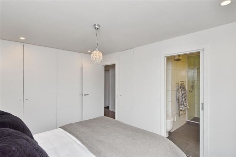 Photo of property in 6 Craigieburn Lane, Mount Pleasant, Christchurch, 8081