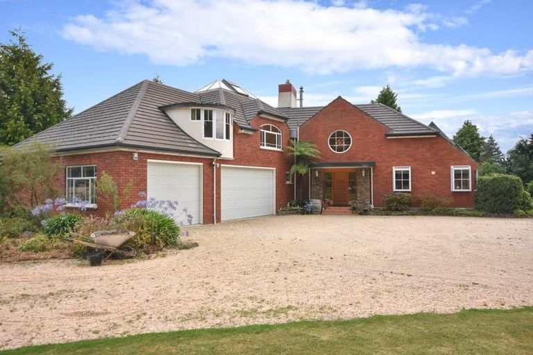 Photo of property in 21 Helensbrook Road, Milton, 9220