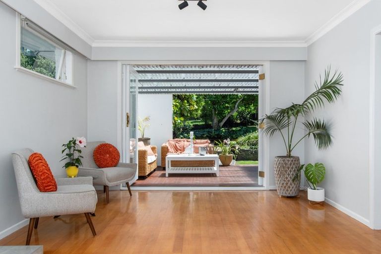 Photo of property in 114 Harbour View Road, Omokoroa, 3114