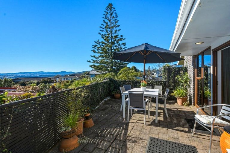 Photo of property in 2 Exeter Place, Tihiotonga, Rotorua, 3015