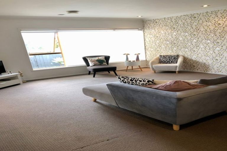 Photo of property in 2/32 Merani Street, Narrow Neck, Auckland, 0622