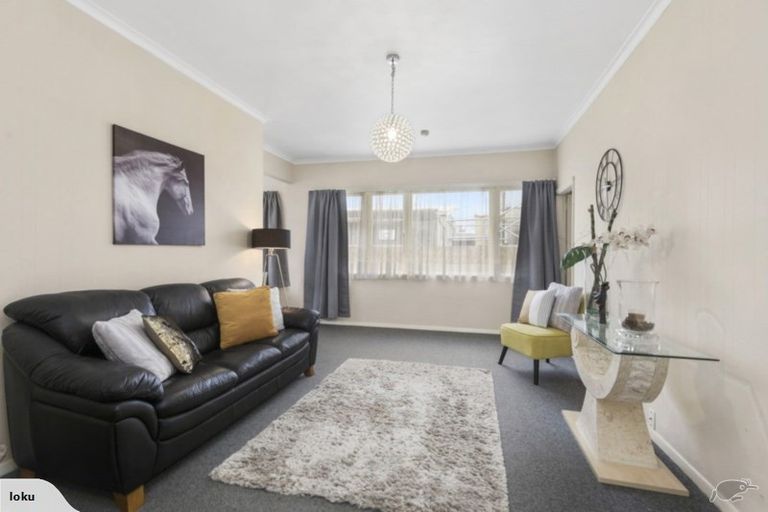 Photo of property in 5 Rumgay Street, Fairfield, Lower Hutt, 5011