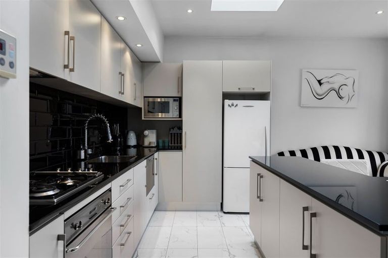 Photo of property in 28 Rhodes Street, Merivale, Christchurch, 8014