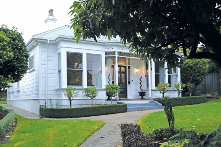 Photo of property in 83 Hawthorn Avenue, Mornington, Dunedin, 9011