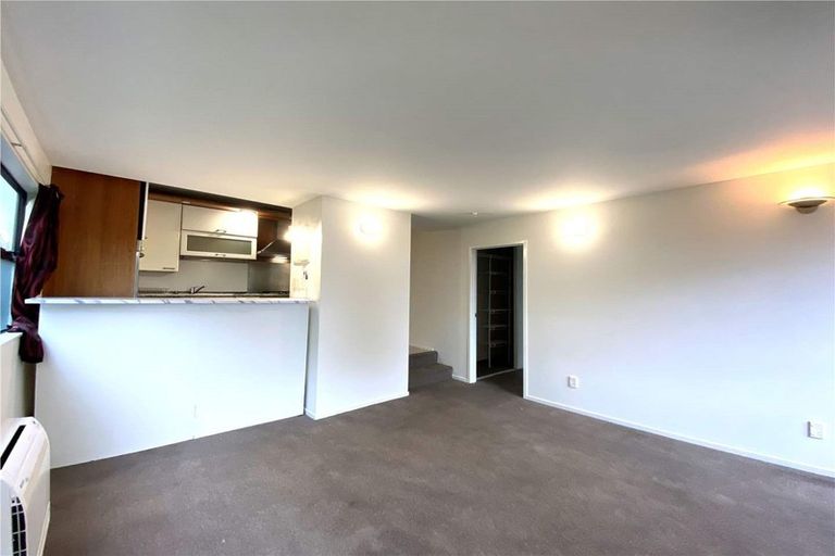 Photo of property in 3a Woodside Avenue, Northcote, Auckland, 0627