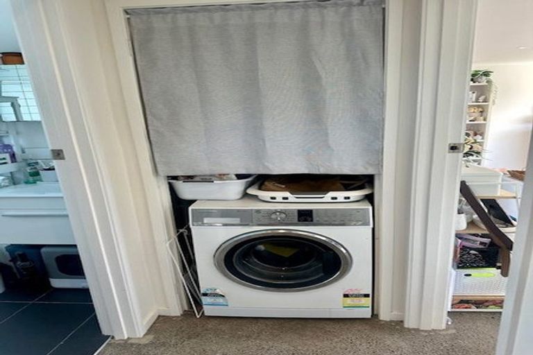 Photo of property in 4/133 Shakespeare Road, Milford, Auckland, 0620