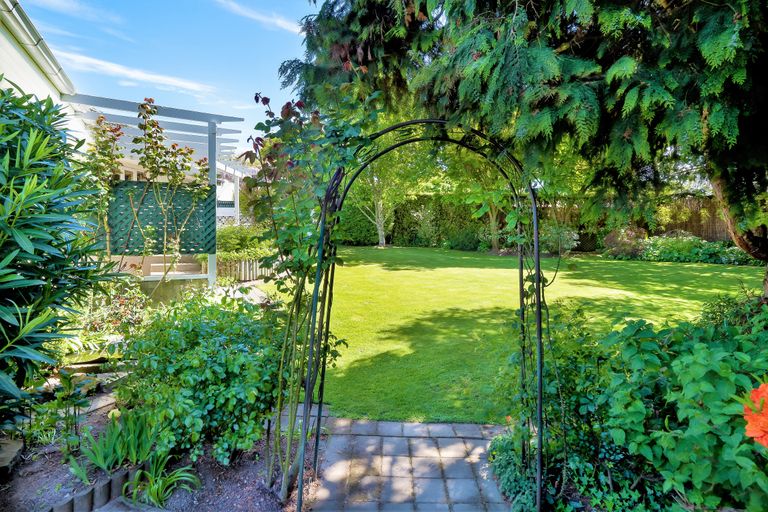 Photo of property in 83 Stanbury Avenue, Somerfield, Christchurch, 8024