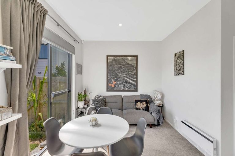 Photo of property in 9/60 Kelman Road, Kelston, Auckland, 0602