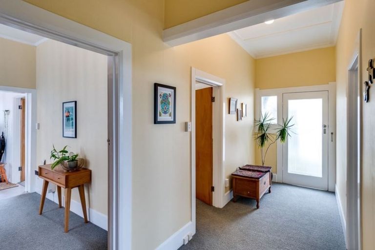 Photo of property in 22 Colenso Avenue, Hospital Hill, Napier, 4110