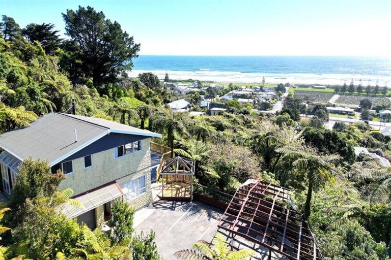 Photo of property in 20 Weenink Road, Karoro, Greymouth, 7805