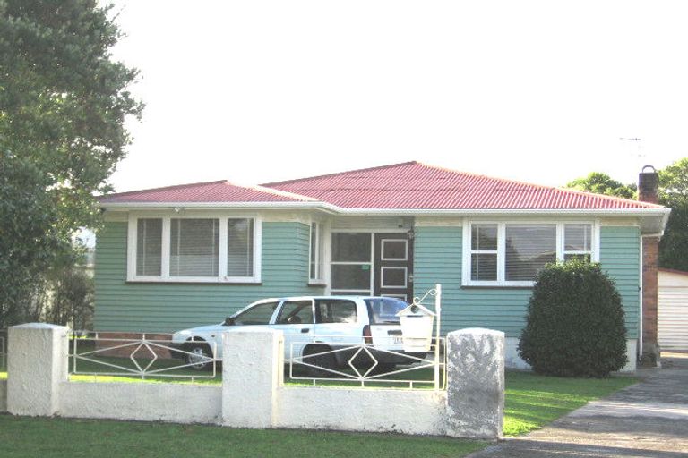 Photo of property in 6 Woodford Avenue, Henderson, Auckland, 0610