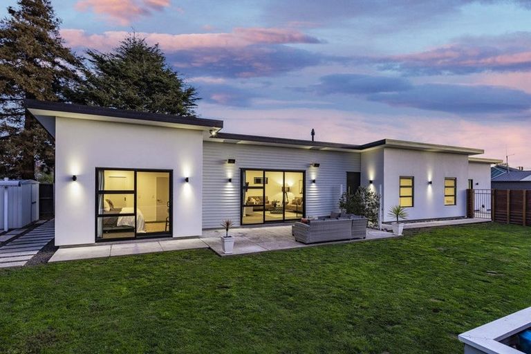 Photo of property in 2/32 Burwood Road, Burwood, Christchurch, 8083