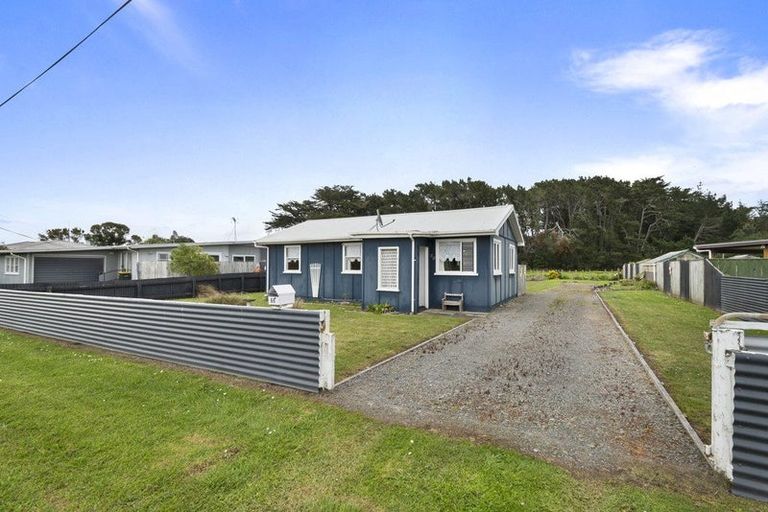 Photo of property in 68 Nash Parade, Foxton Beach, Foxton, 4815