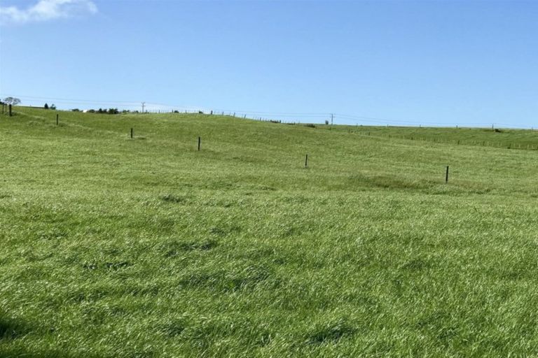 Photo of property in 296 Inland Road North, Tikorangi, Waitara, 4383