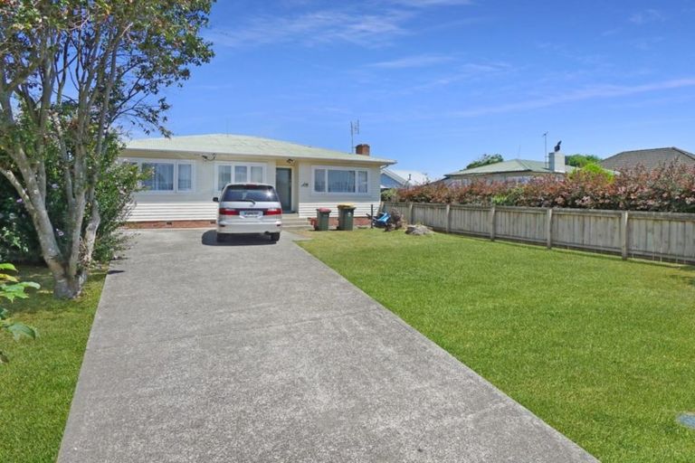 Photo of property in 28 Sturdee Road, Manurewa, Auckland, 2102