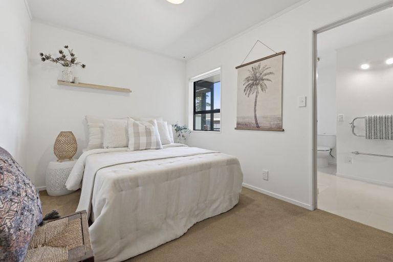 Photo of property in 317b Devonport Road, Tauranga, 3110