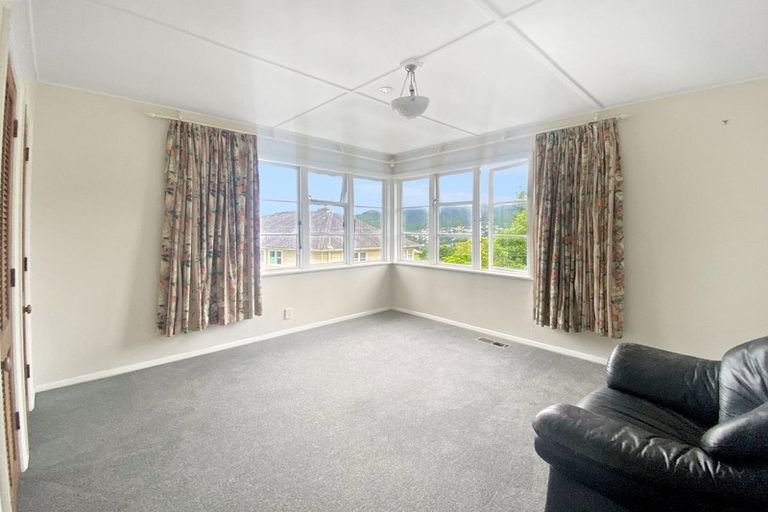 Photo of property in 3 Montgomery Avenue, Karori, Wellington, 6012