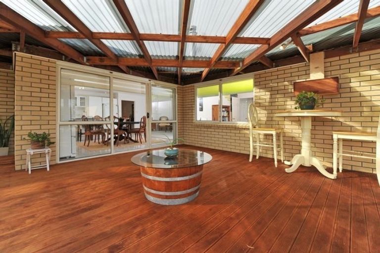 Photo of property in 12 Linicro Place, Wattle Downs, Auckland, 2103