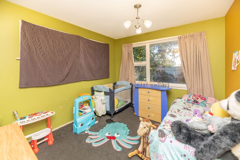 Photo of property in 11 Masham Road, Broomfield, Christchurch, 8042